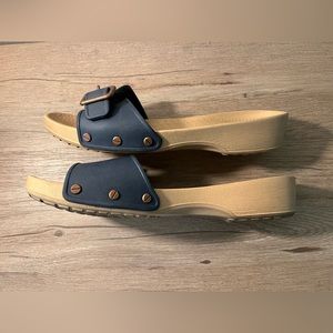 Crocs Sarah Navy Blue Tan Slides Sandals Women's Size 11